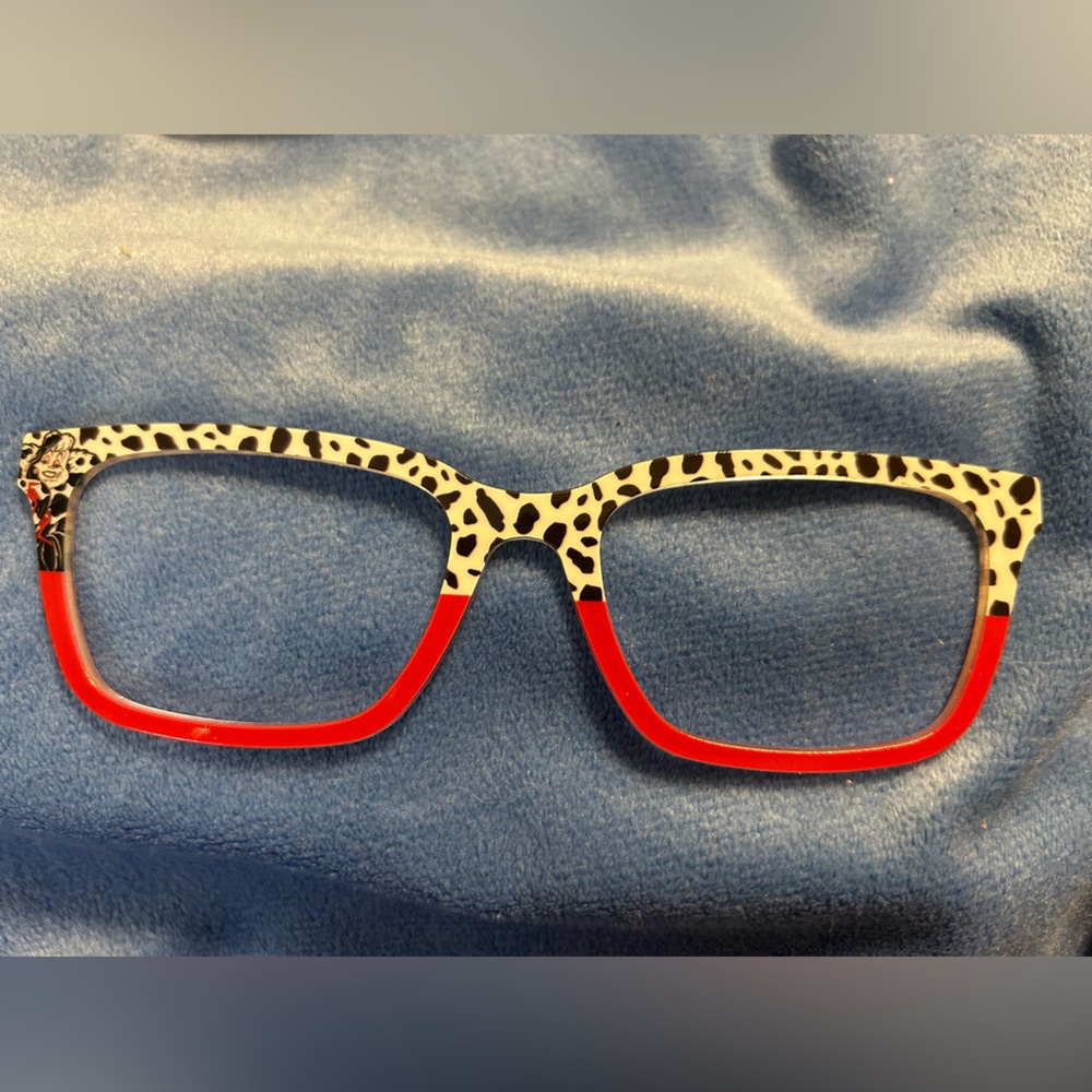 Stylish Red and Black Cruella Patterned Glasses